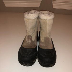 Woman’s snow boots